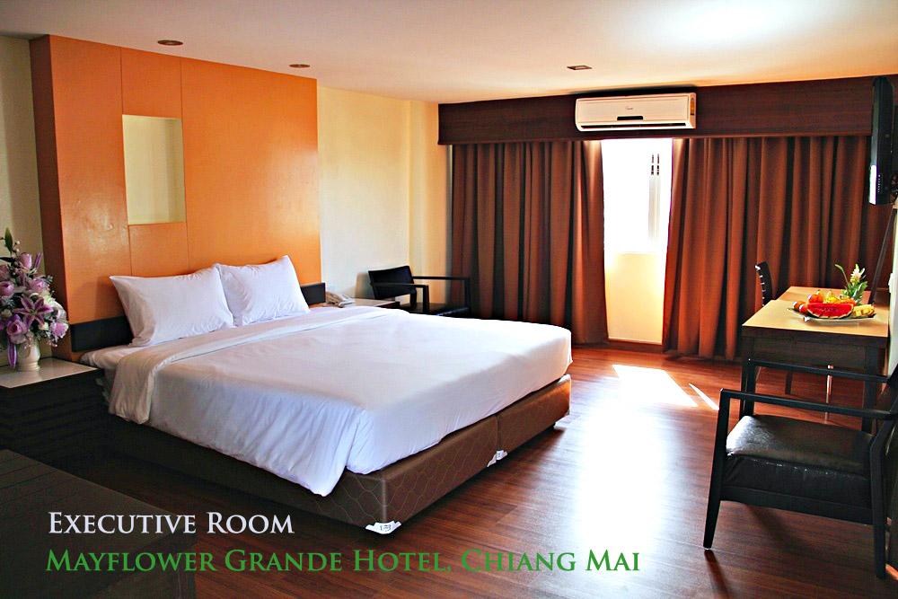 Mayflower Grande Hotel Chiang Mai Exteriör bild