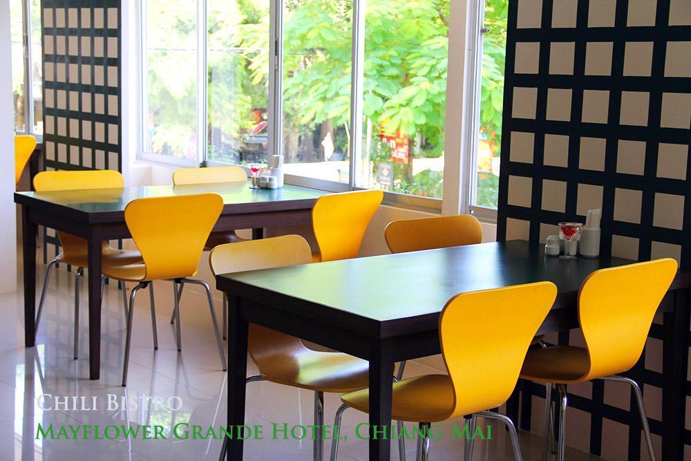 Mayflower Grande Hotel Chiang Mai Exteriör bild