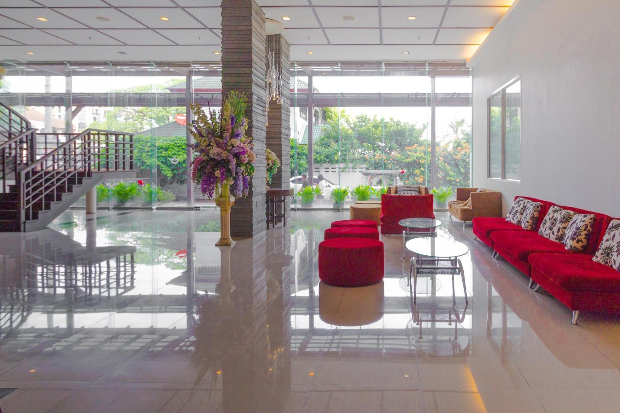 Mayflower Grande Hotel Chiang Mai Exteriör bild