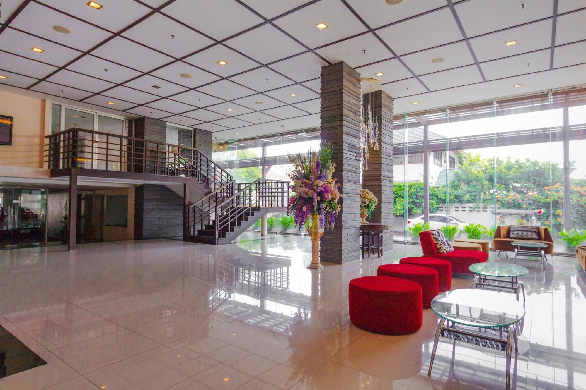 Mayflower Grande Hotel Chiang Mai Exteriör bild