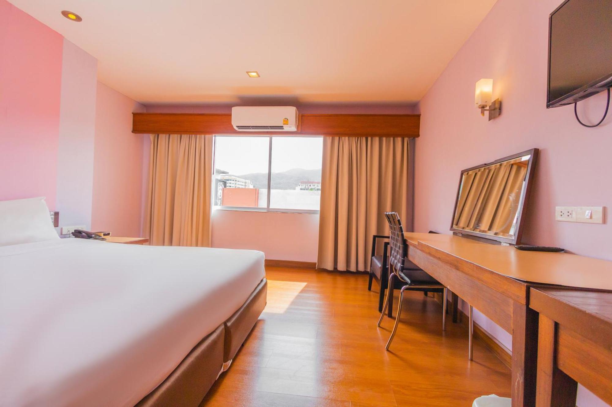 Mayflower Grande Hotel Chiang Mai Exteriör bild