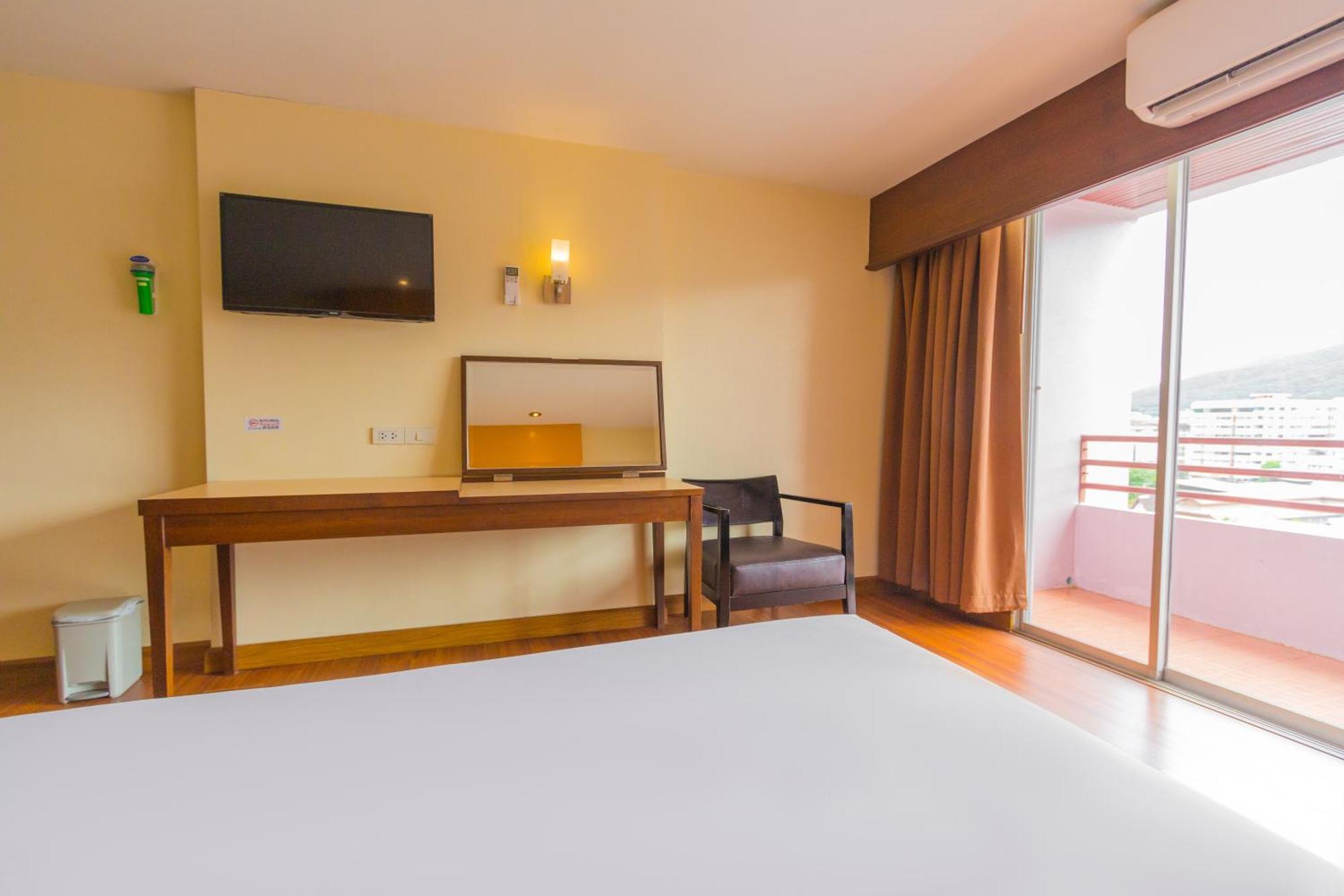 Mayflower Grande Hotel Chiang Mai Exteriör bild
