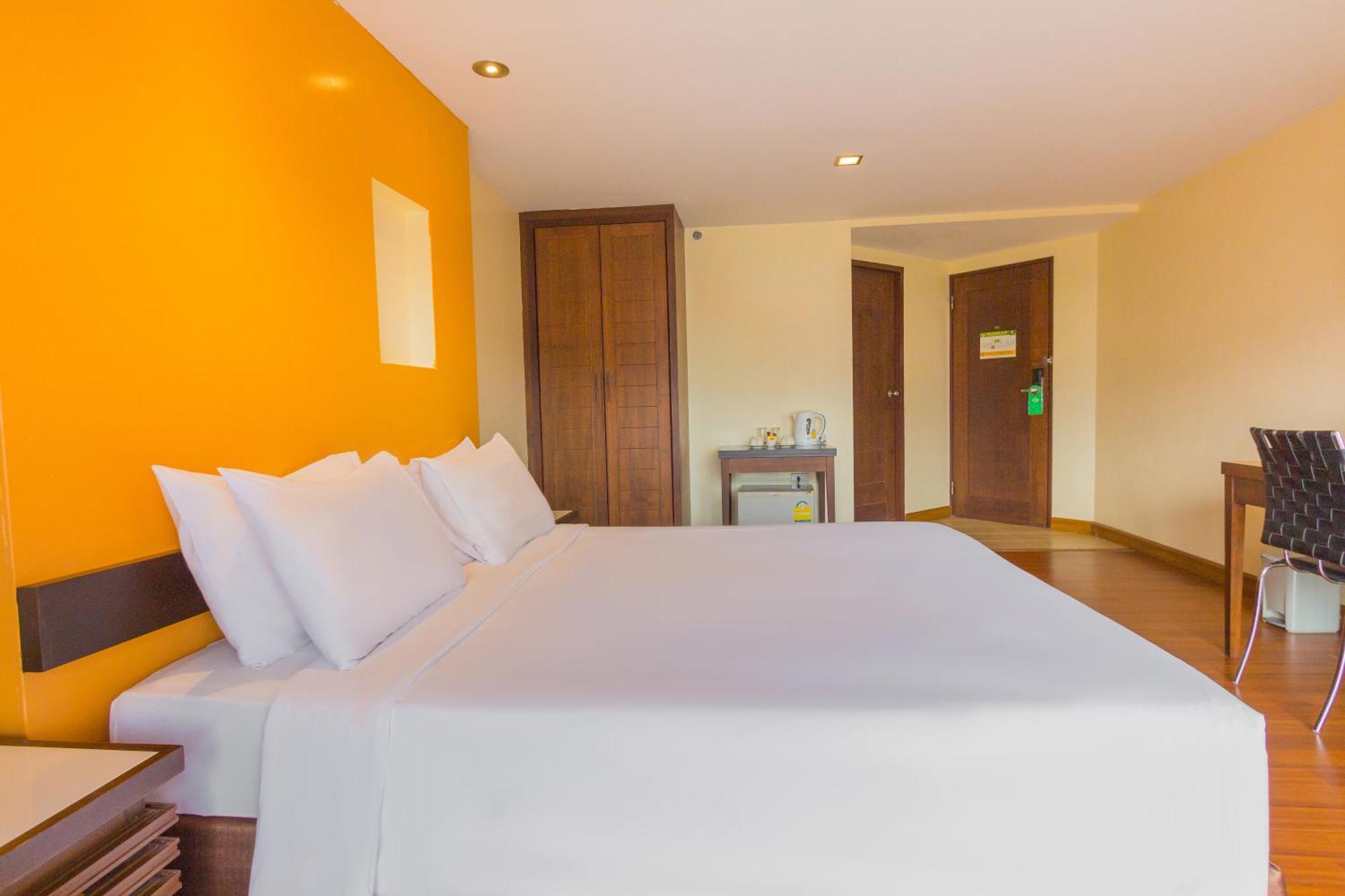 Mayflower Grande Hotel Chiang Mai Exteriör bild