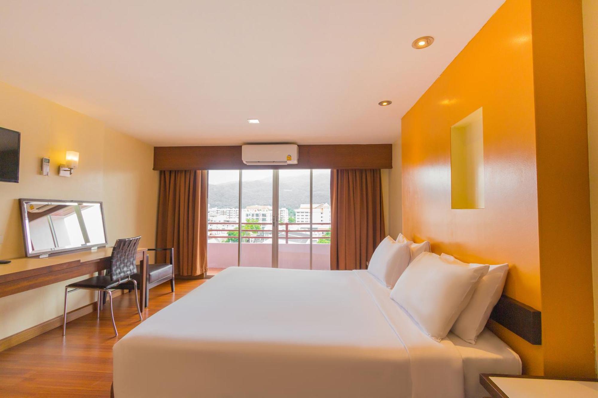 Mayflower Grande Hotel Chiang Mai Exteriör bild