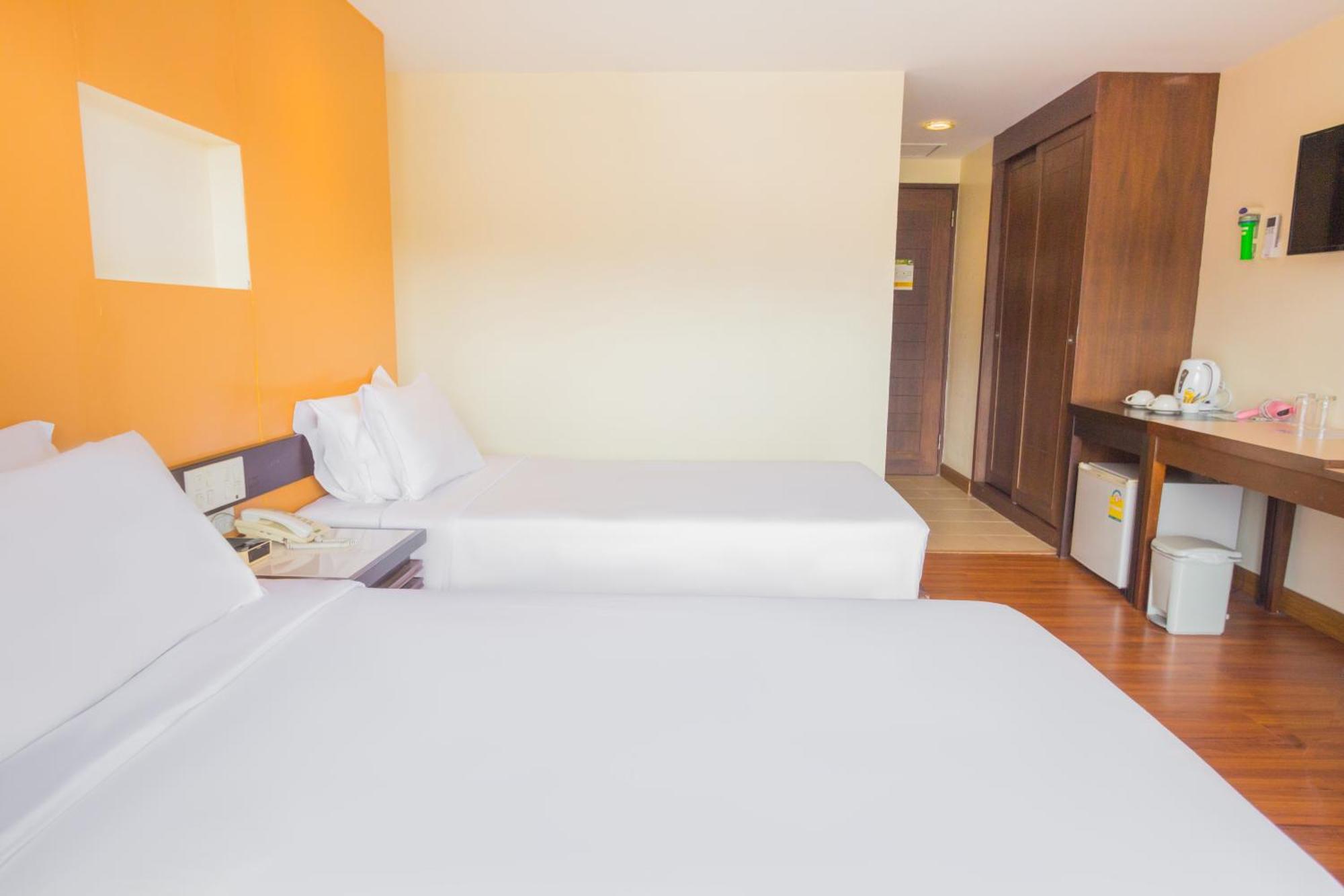 Mayflower Grande Hotel Chiang Mai Exteriör bild