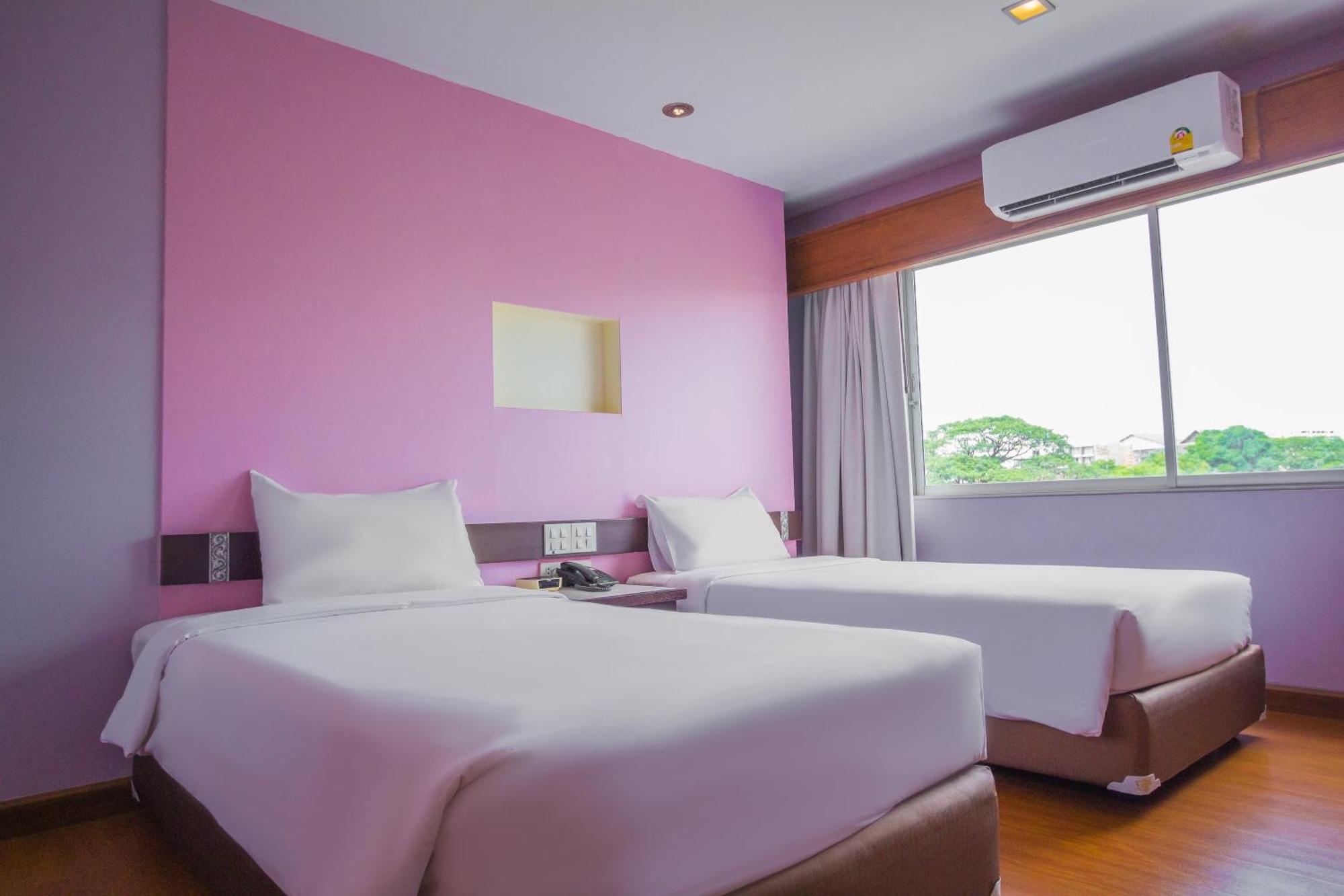 Mayflower Grande Hotel Chiang Mai Exteriör bild