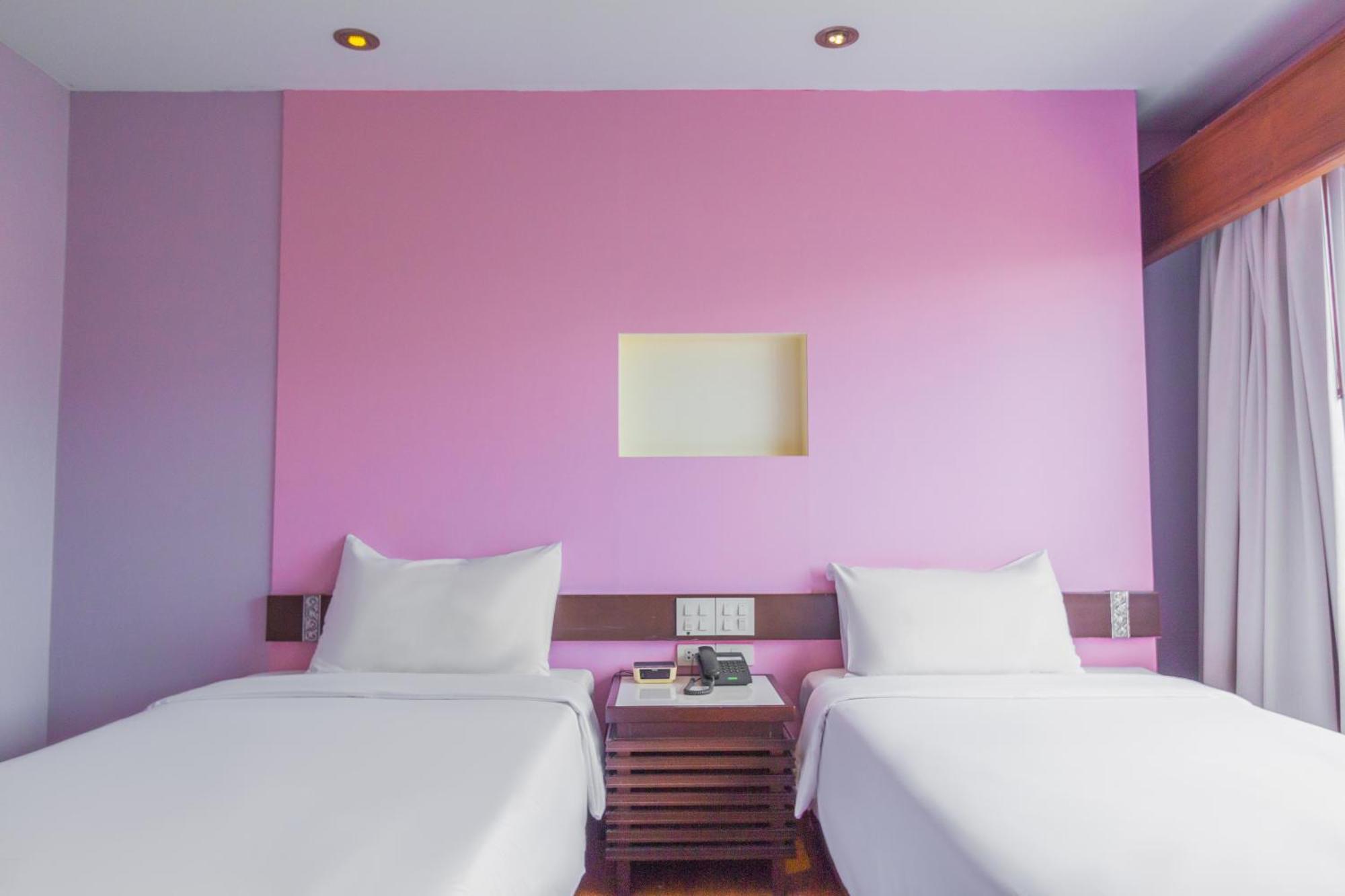 Mayflower Grande Hotel Chiang Mai Exteriör bild