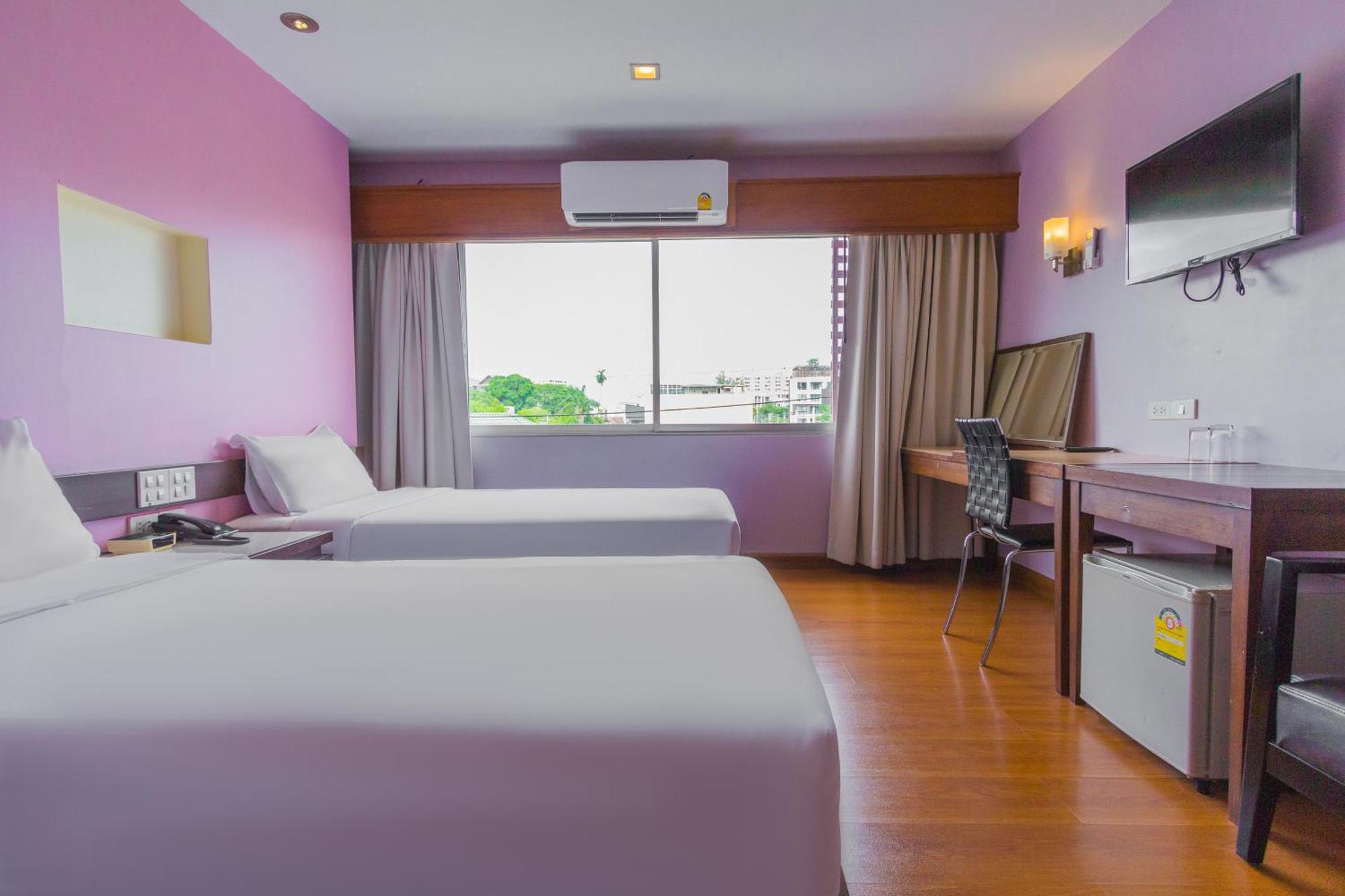 Mayflower Grande Hotel Chiang Mai Exteriör bild